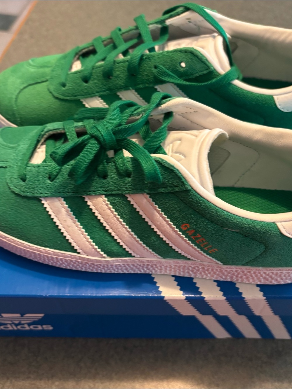 adidas Gazelle J Green/White IE5612 New!!! 5.5Y